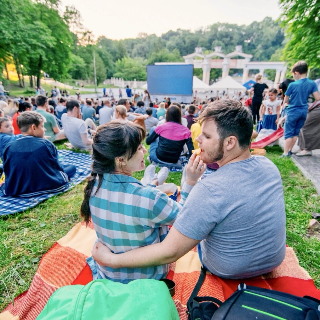 untitled design-2-1 – Going Local Long Island Outdoor Movies