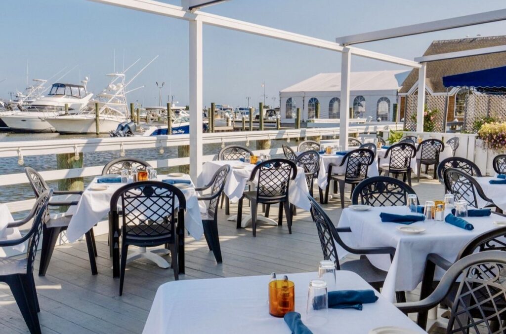 Outdoor Dining in Bay Shore